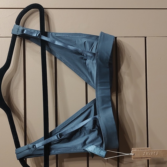 Skims PLUNGE BIKINI TOP Small - Picture 4 of 5